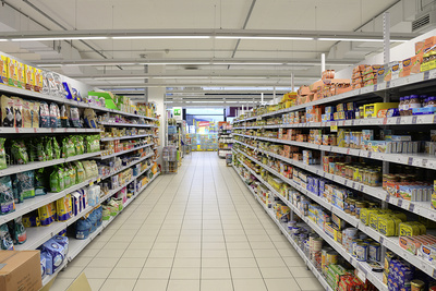 Kostenloses Foto: Supermarkt - Supermarktregale - pixelio.de